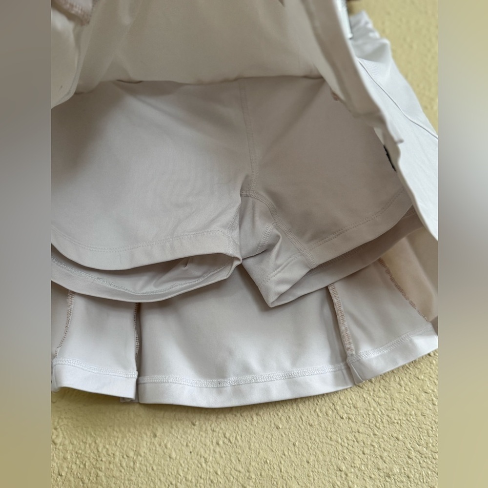 Nike | Dri-Fit White Tennis - Golf - Pickleball Skort - Size M - Picture 3 of 5